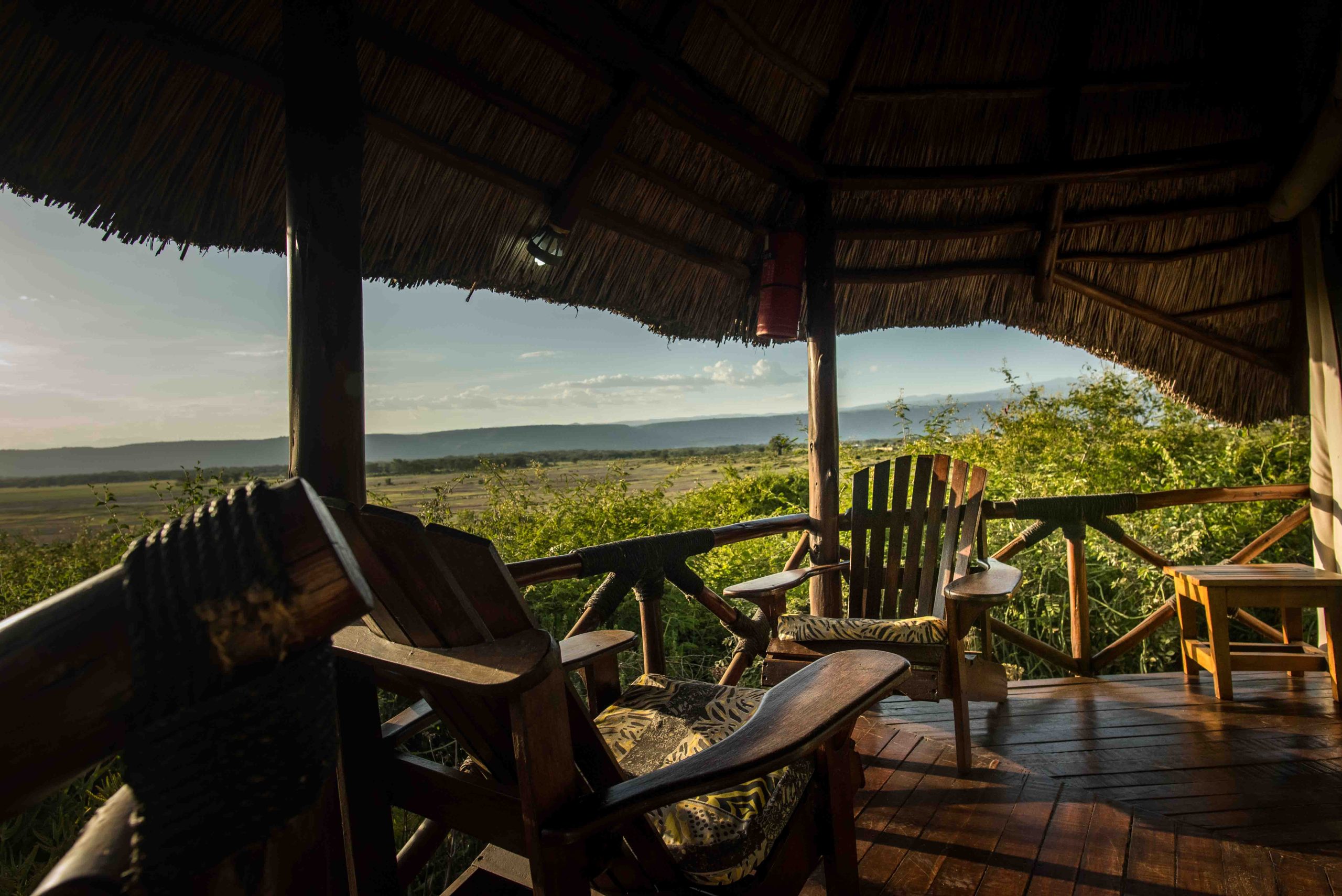 empty-chairs-table-against-sky